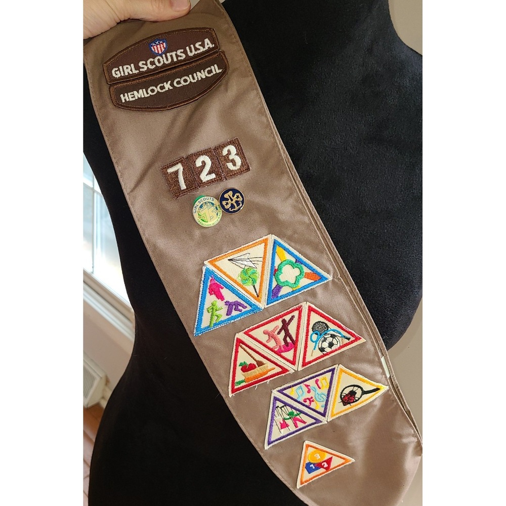 Girl Scout Sash With Pins & Patches Vintage Brown 1987 1988 23 inches